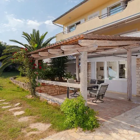 Casa Mia - Mia